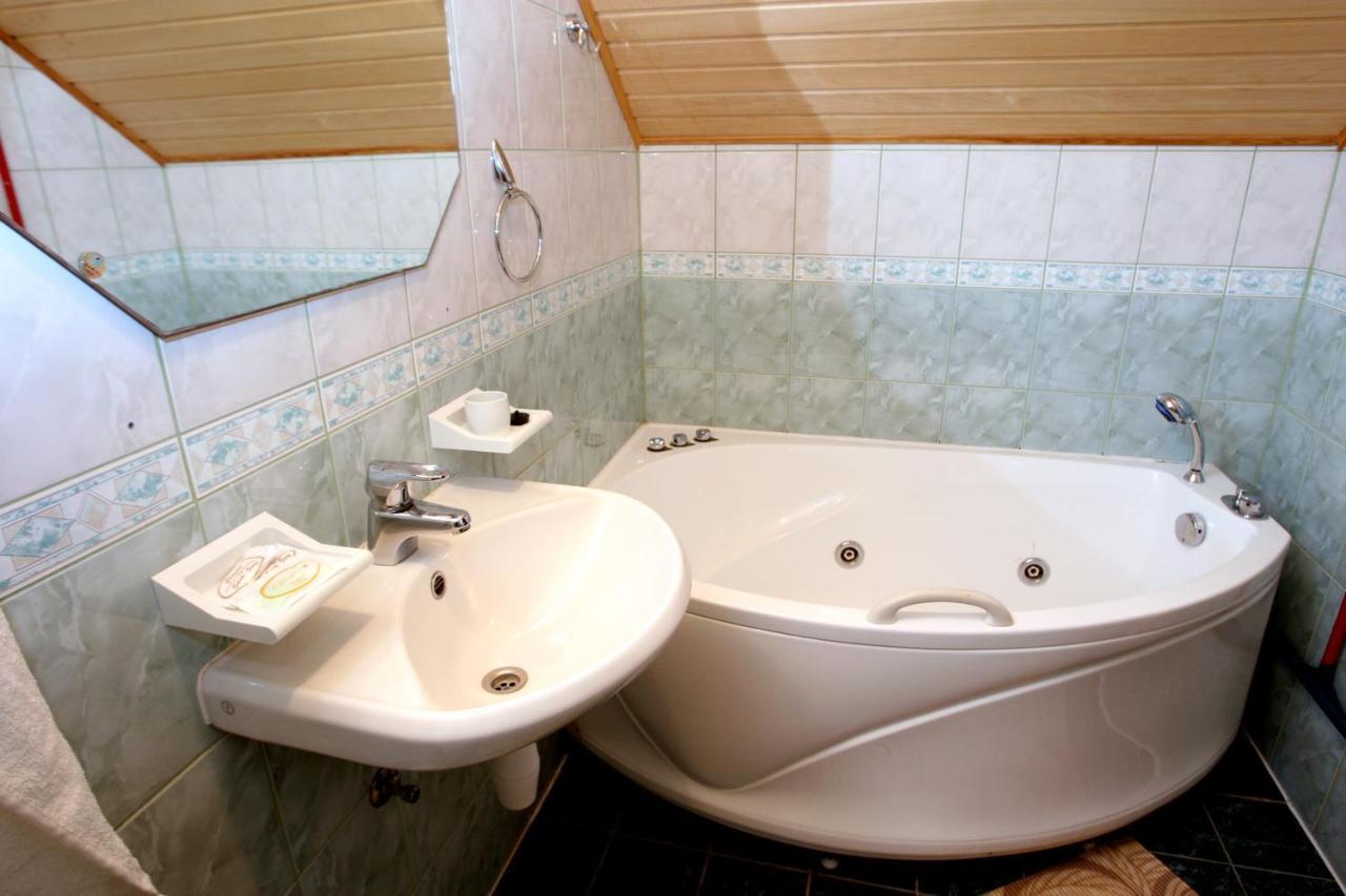 Katariina Guesthouse Rakvere Eksteriør billede